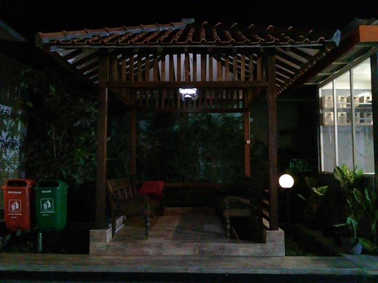Wisma Lovebird Kalianget Exterior foto